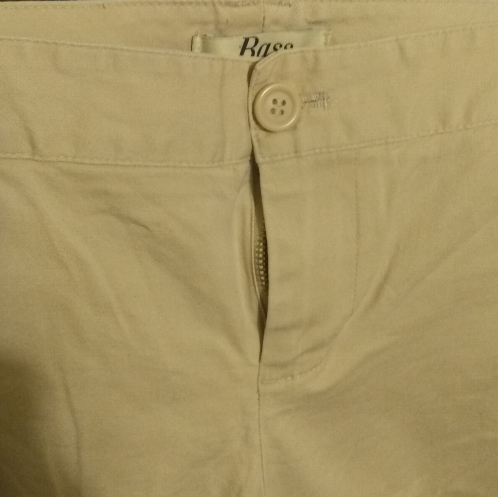 Bass Khaki Capris